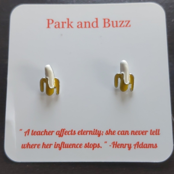 Banana Earrings - Picture 1 of 3